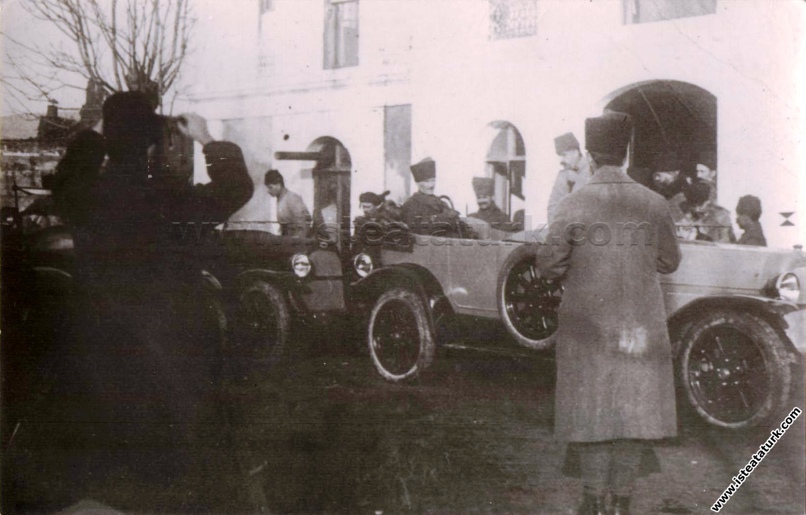 Commander-in-Chief Mustafa Kemal Pasha Leaving Izmit Government House. (18.01.1923)