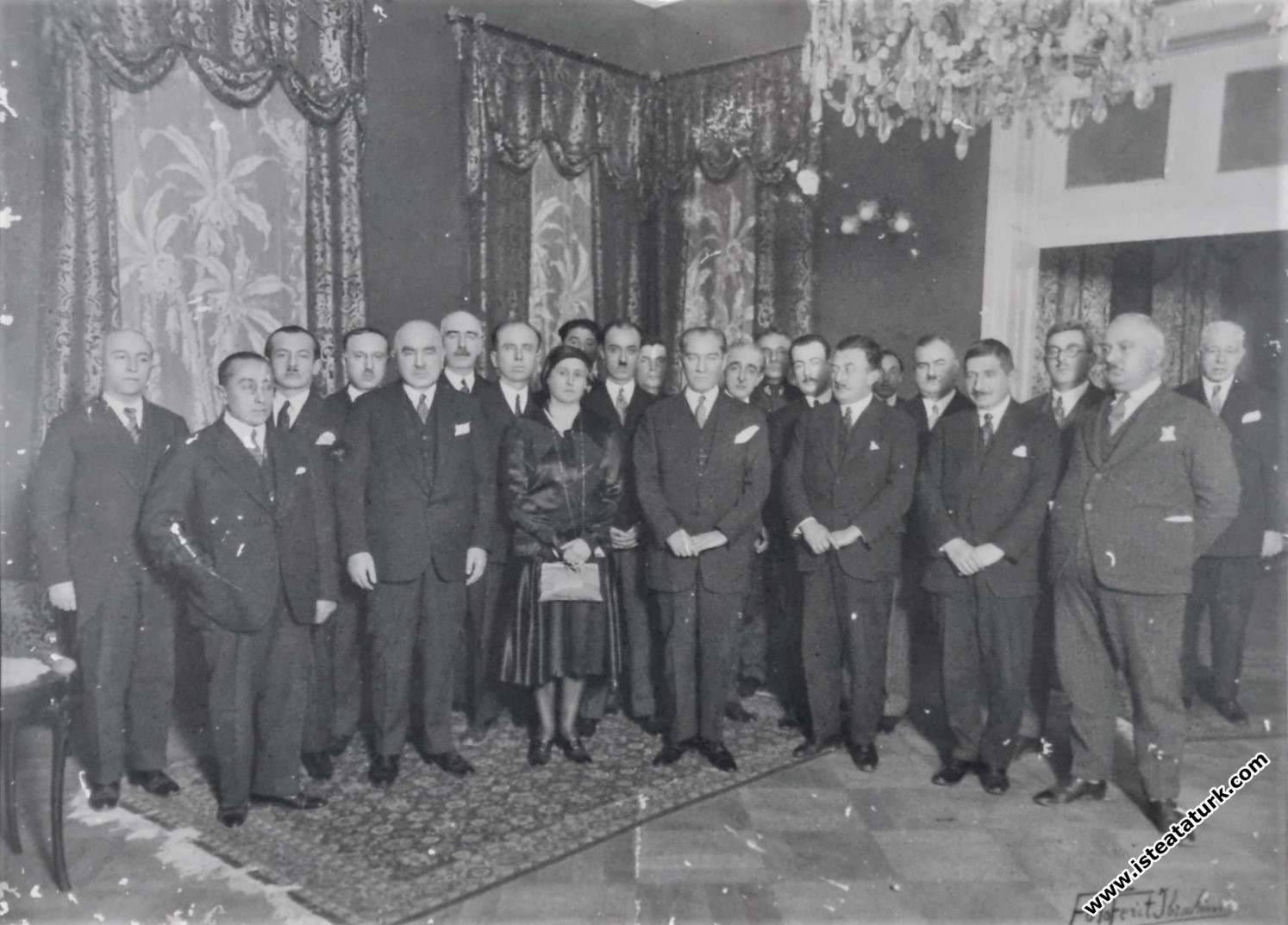 Atatürk'ün Cumhuriyet Halk Partisi İstanbul Şubesini ziyaretleri. (18.12. 1930)