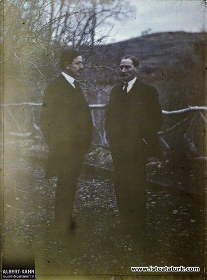 The Speaker of the Grand National Assembly of Turkey, Gazi Mustafa Kemal Pasha, together with Rauf Orbay, the Chief of the Executive Deputies, in the garden of Çankaya Mansion. (12.1922)