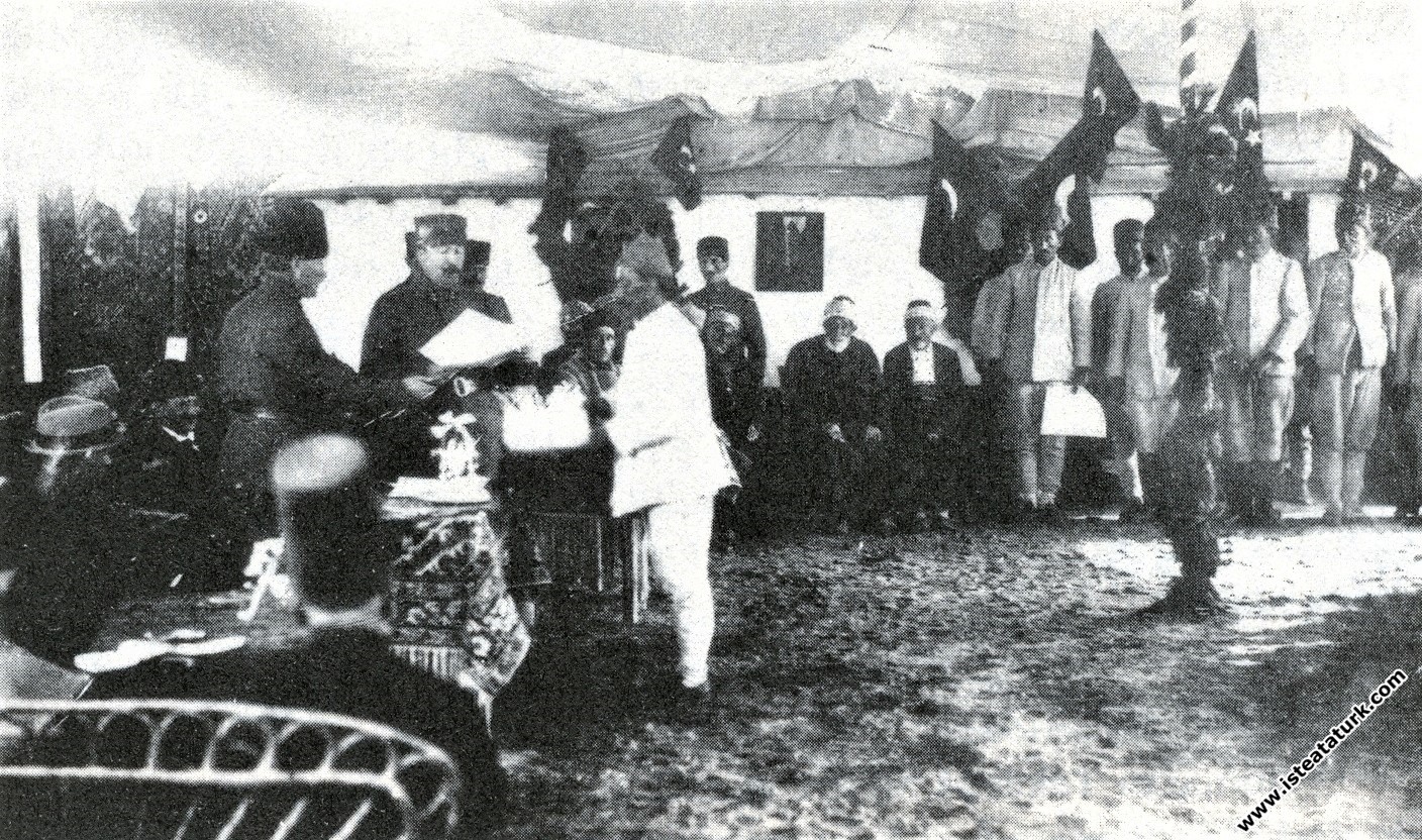 Mustafa Kemal at the graduation ceremony of the students of Konya Farrier School. (03.04.1922)