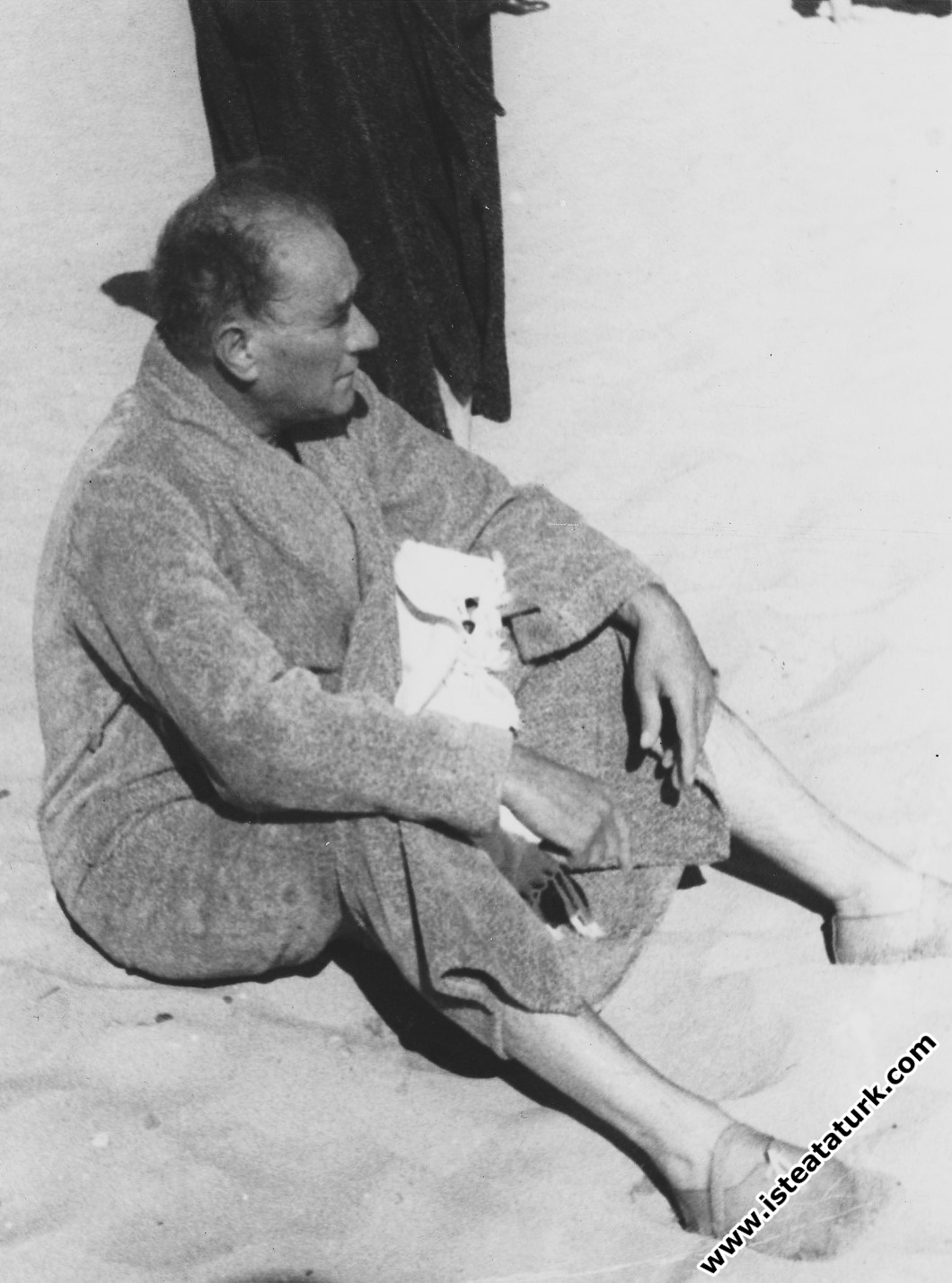 Mustafa Kemal Atatürk, resting with his close frie...