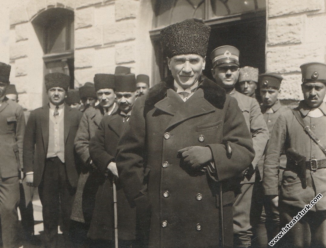 Mustafa Kemal Atatürk, on his way to Ankara Statio...