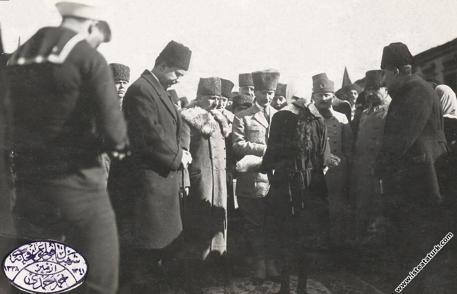 Başkomutan Mustafa Kemal, annesi Zübeyde Hanım'ın ...