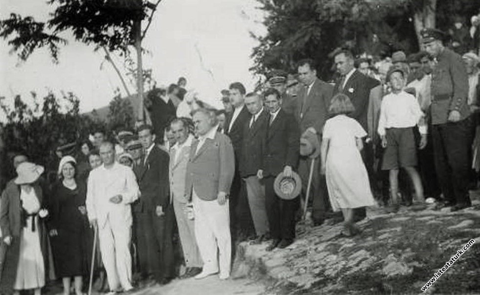 Mustafa Kemal Atatürk's arrival in Iznik while passing from Yalova to Bursa. (15.07.1935)