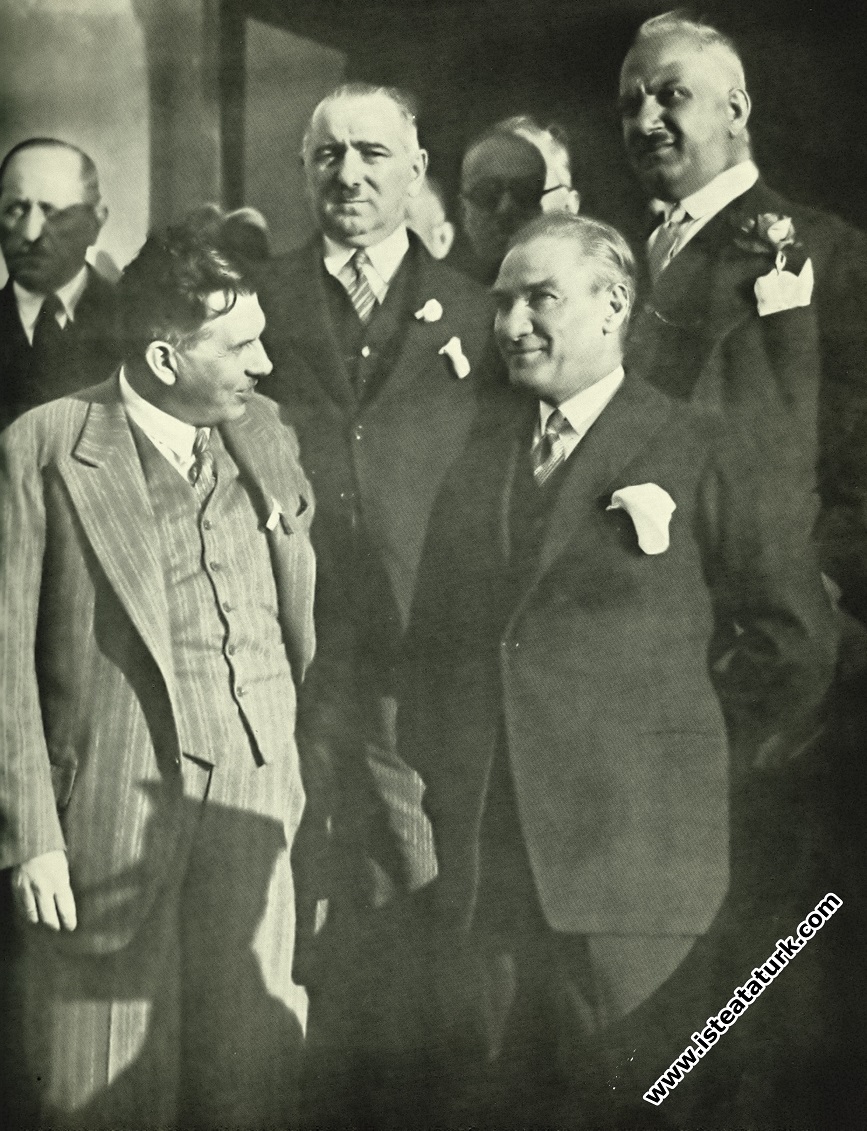 Mustafa Kemal Atatürk Gazi Orman Çiftliğinde. (6 Mayıs 1931)